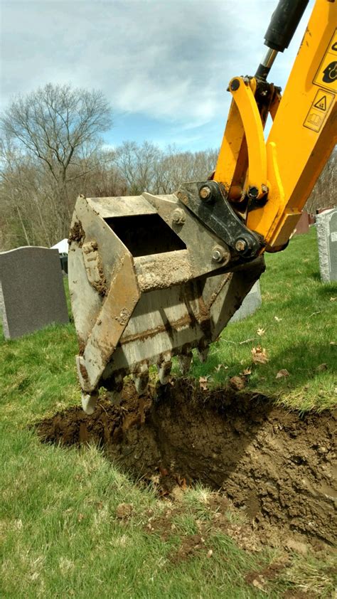 cemetery bucket for mini excavator|EXCAVATOR: CEMETERY / BELL BUCKET .